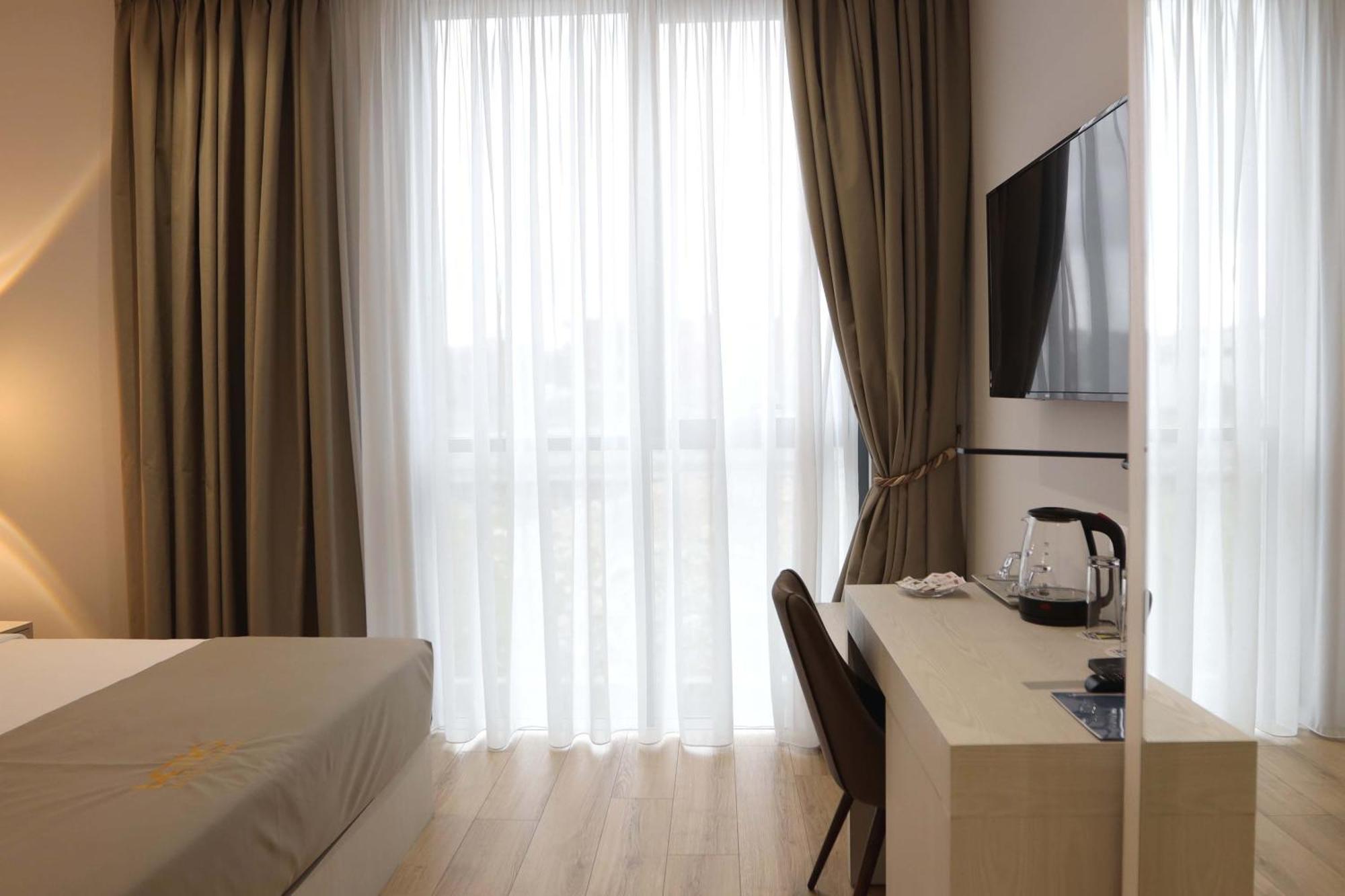 Metro Hotel Terminal Tirana Extérieur photo
