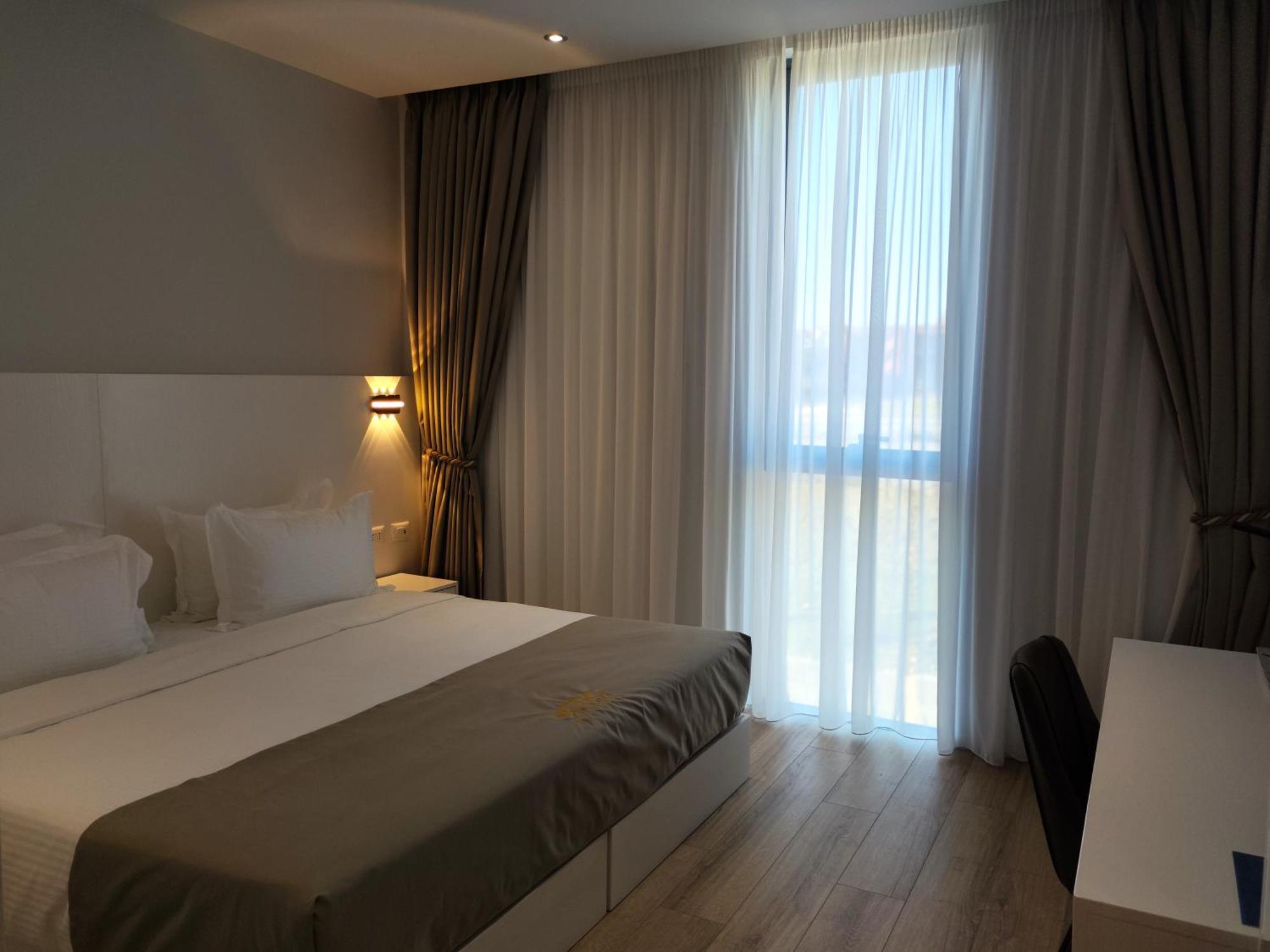 Metro Hotel Terminal Tirana Extérieur photo